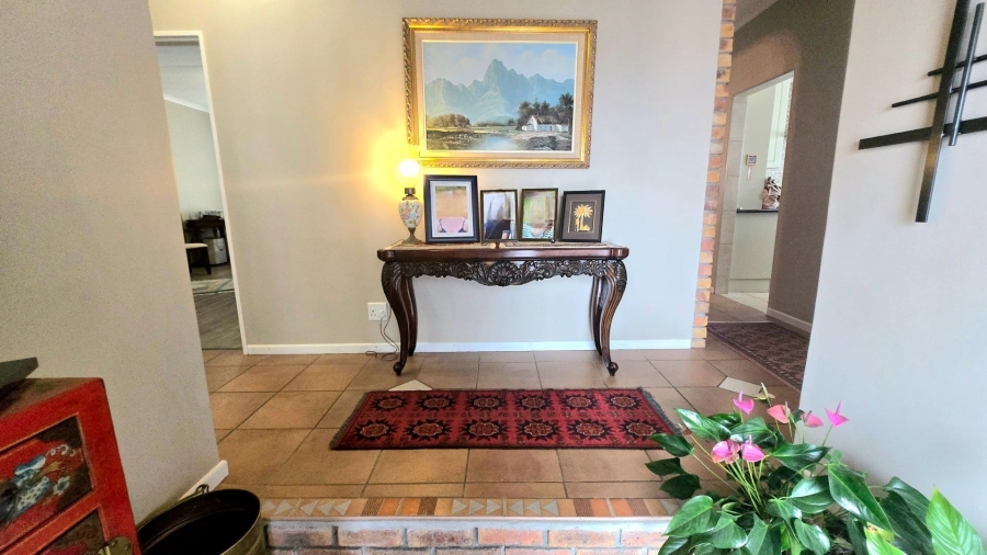 4 Bedroom Property for Sale in Kleinbaai Western Cape